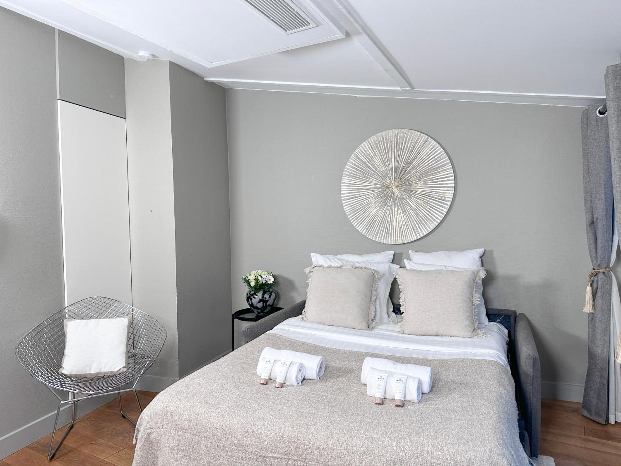 St Michel Apartment Paris Exterior photo